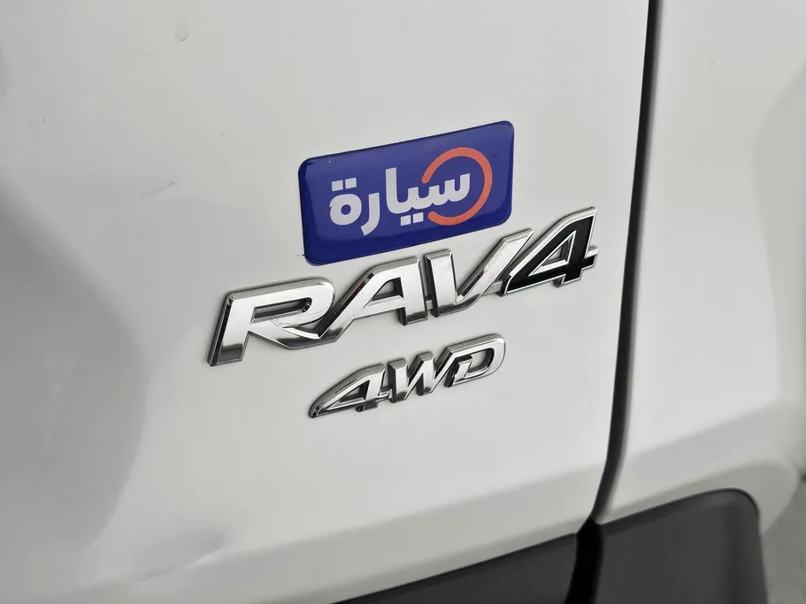 2023 تويوتا RAV4 LE 