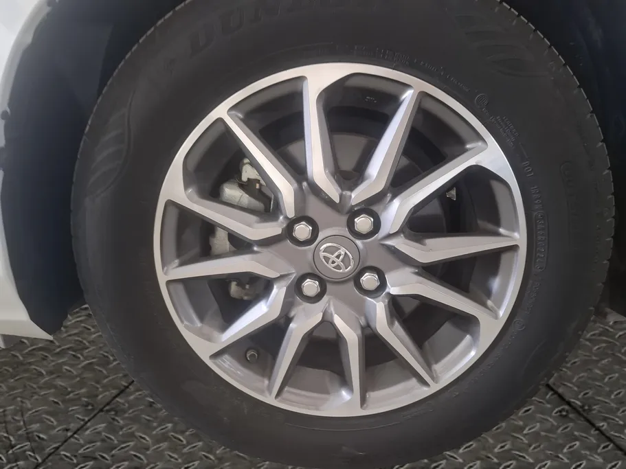 2024 Toyota Yaris  Y 