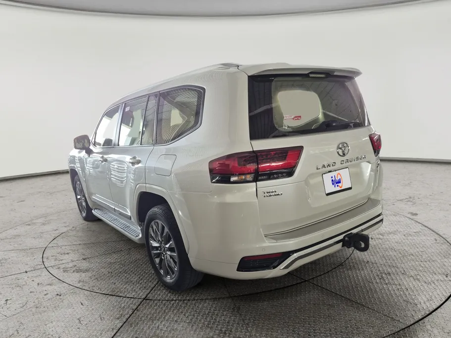2024 Toyota Land Cruiser GXR 