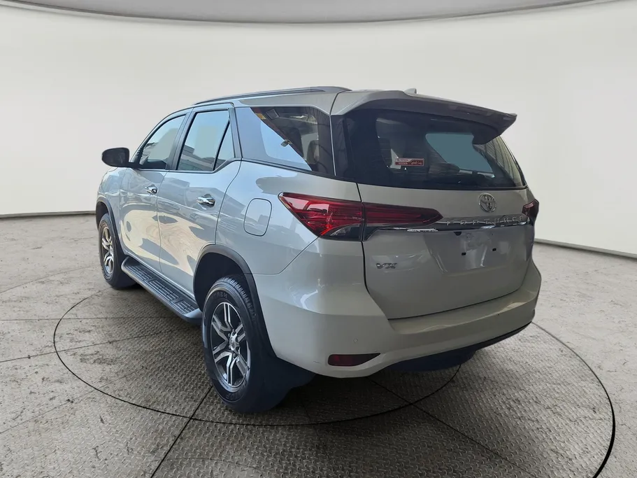 2023 Toyota Fortuner VX 