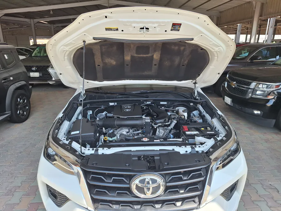 2023 Toyota Fortuner VX 