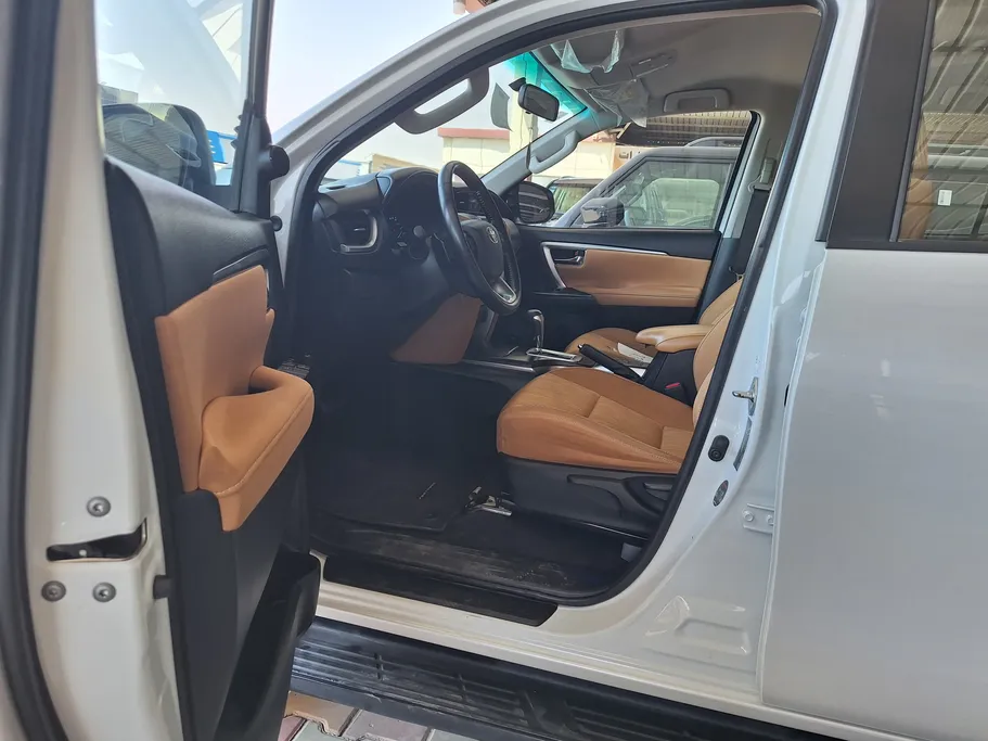 2023 Toyota Fortuner VX 