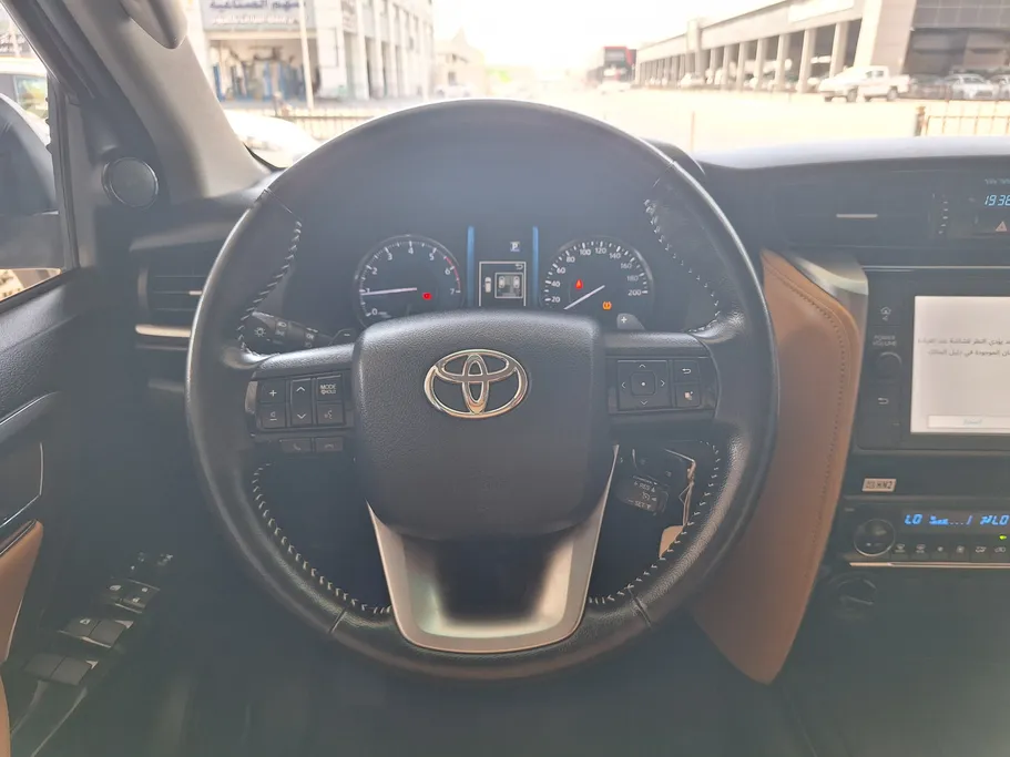 2023 Toyota Fortuner VX 