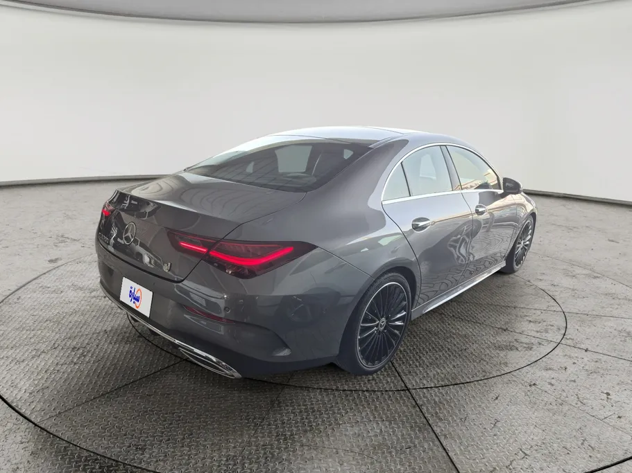 2025 Mercedes CLA 200 