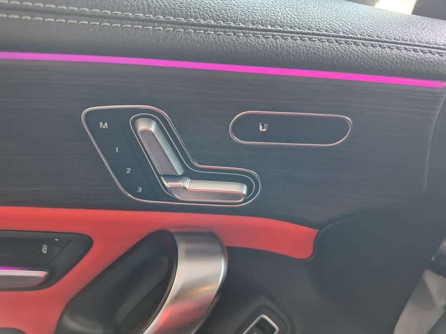 2025 Mercedes CLA 200 