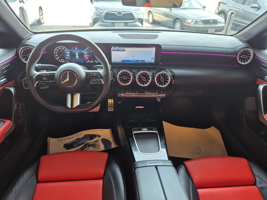 2025 Mercedes CLA 200 