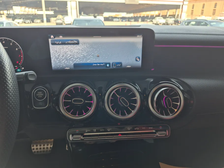 2025 Mercedes CLA 200 