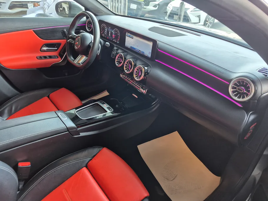 2025 Mercedes CLA 200 