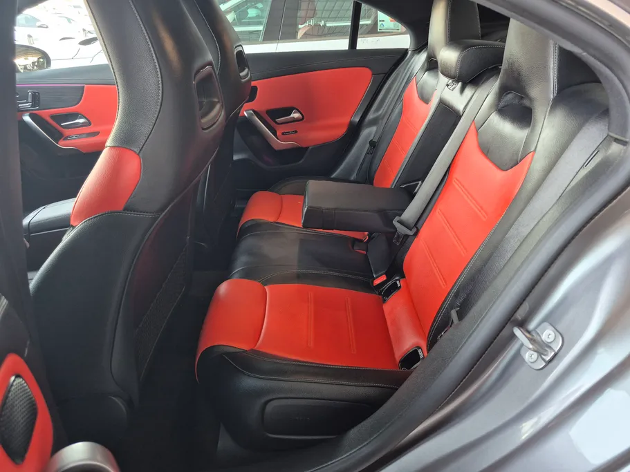 2025 Mercedes CLA 200 