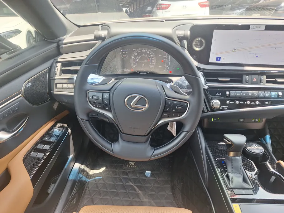 لكزس ES 350 2025 