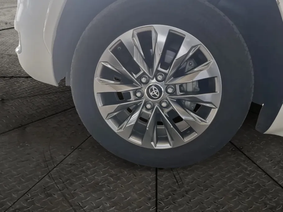 2024 Toyota Land Cruiser GXR3 