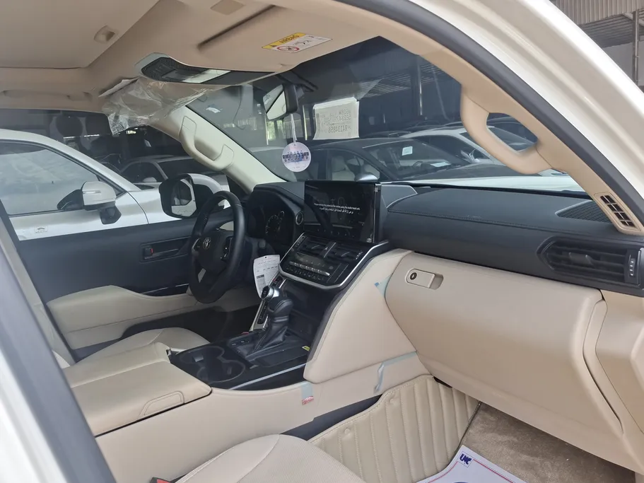 2024 Toyota Land Cruiser GXR3 