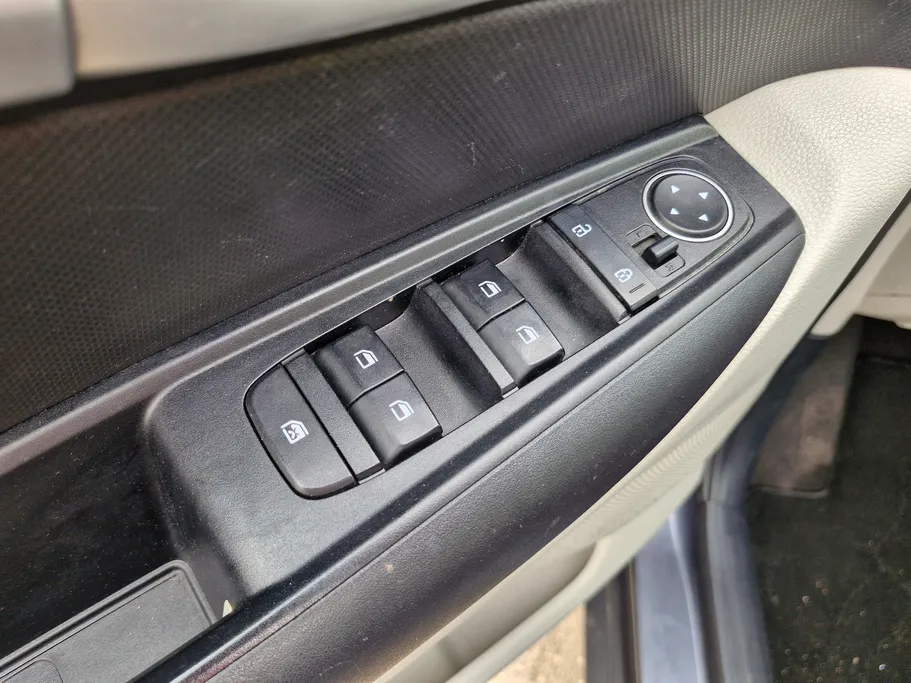 2023 Kia SONET GL 