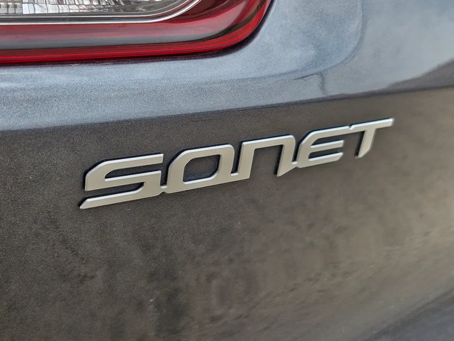 2023 Kia SONET GL 