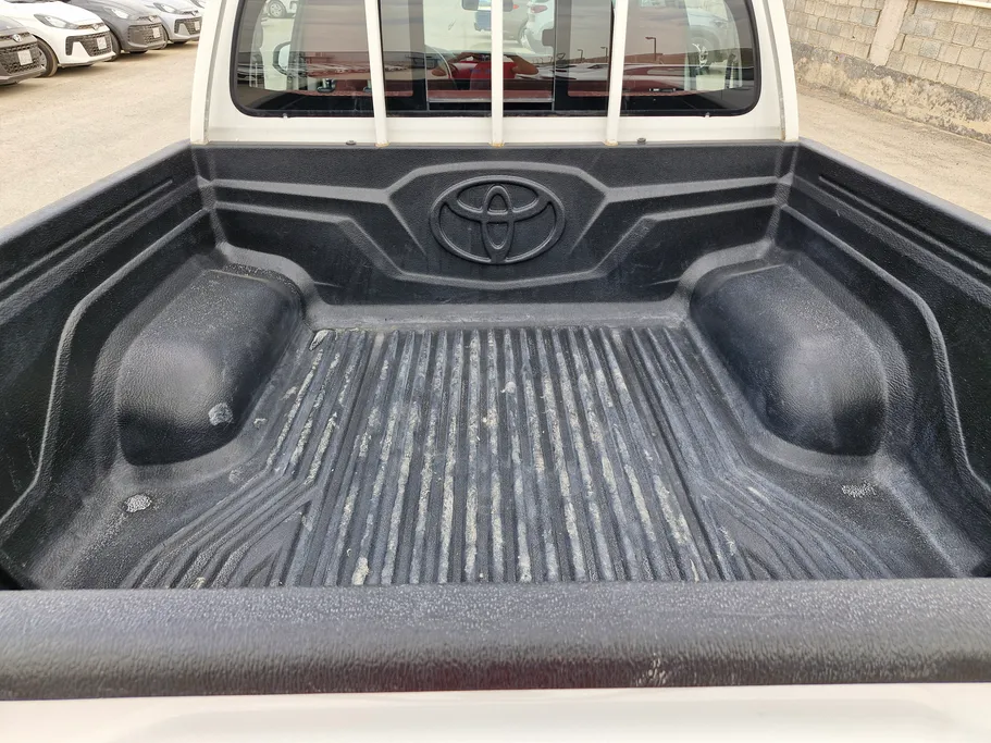 2024 Toyota Hilux GL 