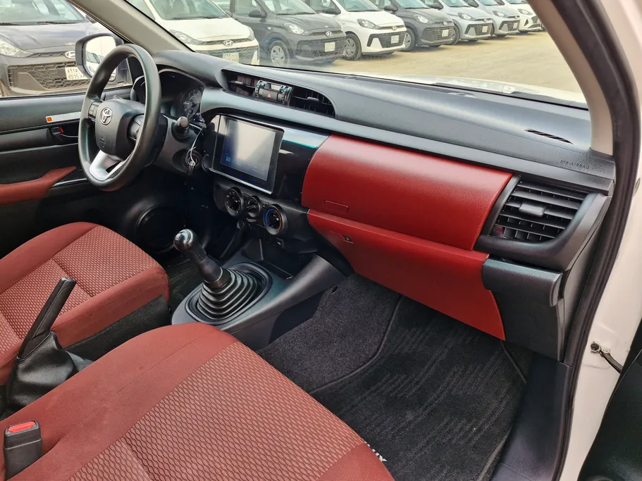 2024 Toyota Hilux GL 
