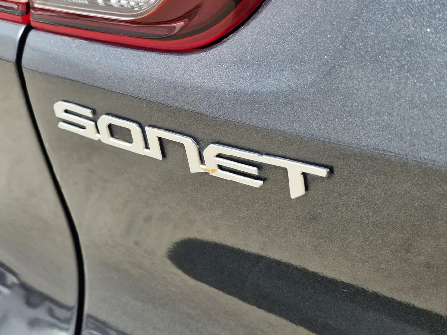 2023 Kia SONET GL 