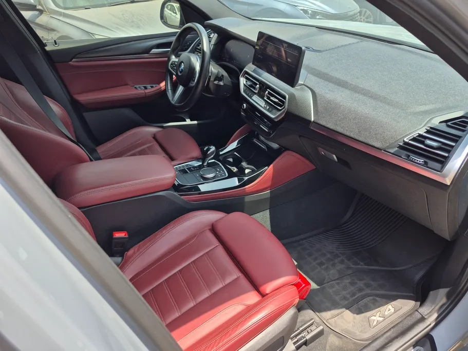 2023 BMW X Series 4 xDrive 30i 