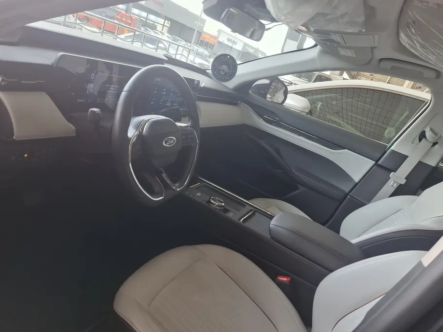 2025 Ford Taurus Trend 