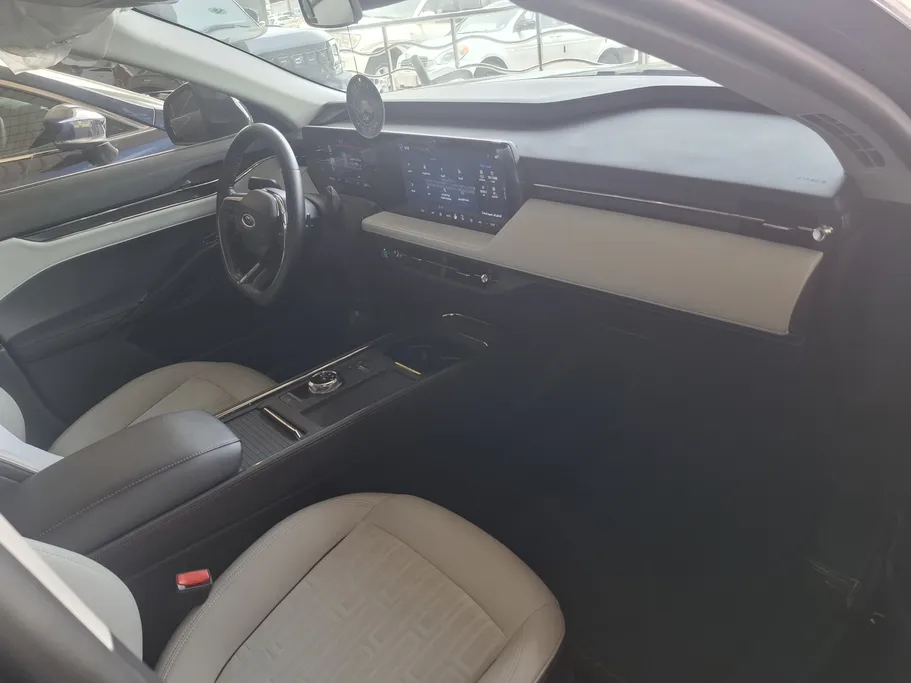 2025 Ford Taurus Trend 