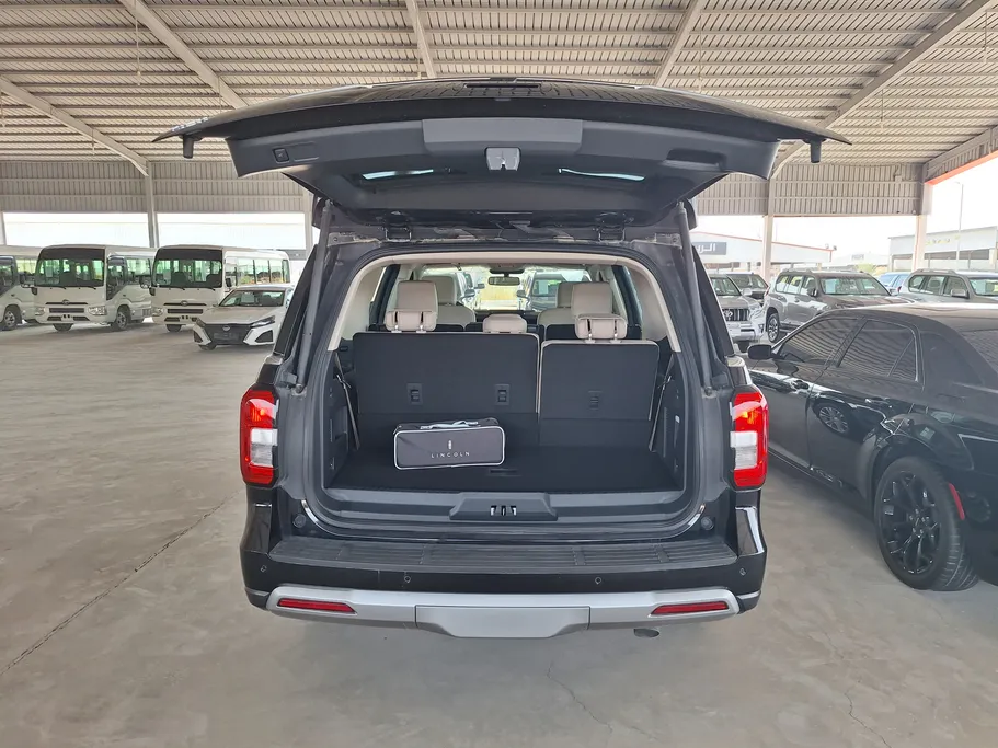 2023 Ford Expedition XLT 