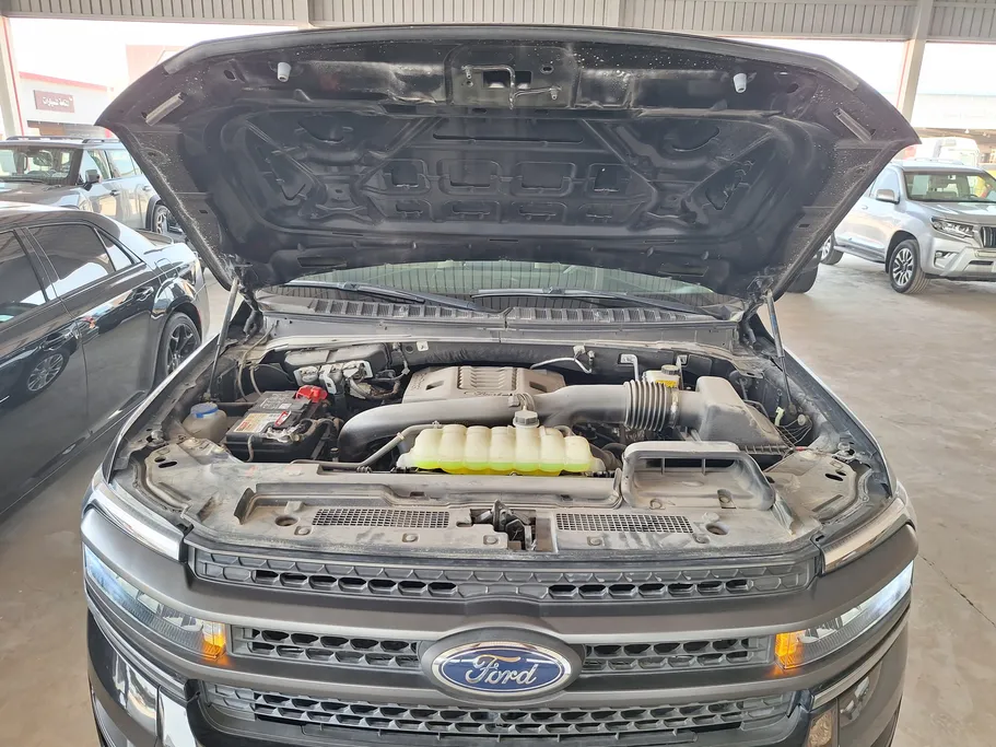 2023 Ford Expedition XLT 