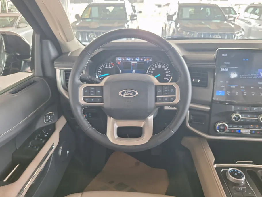 2023 Ford Expedition XLT 