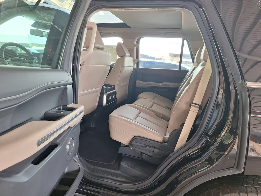 2023 Ford Expedition XLT 