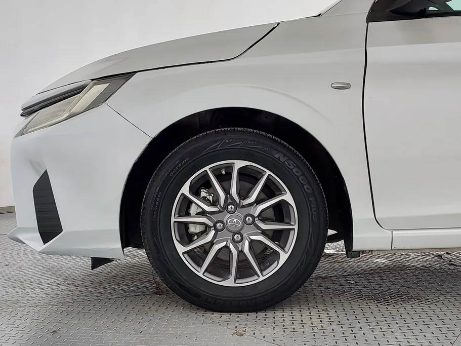 2023 Toyota Yaris  Y 