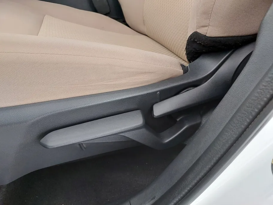 2023 Toyota Yaris  Y 