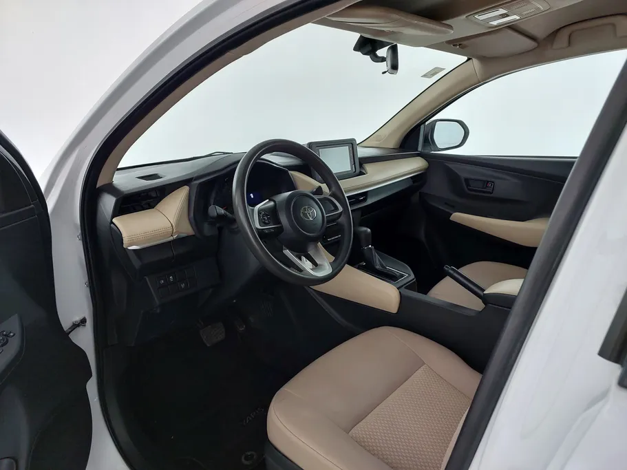 2023 Toyota Yaris  Y 