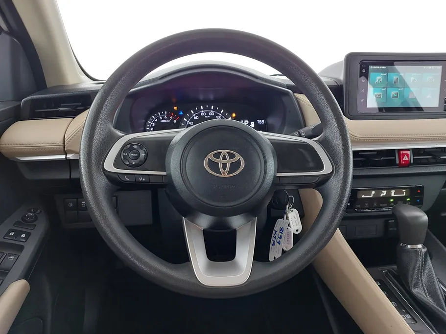 2023 Toyota Yaris  Y 