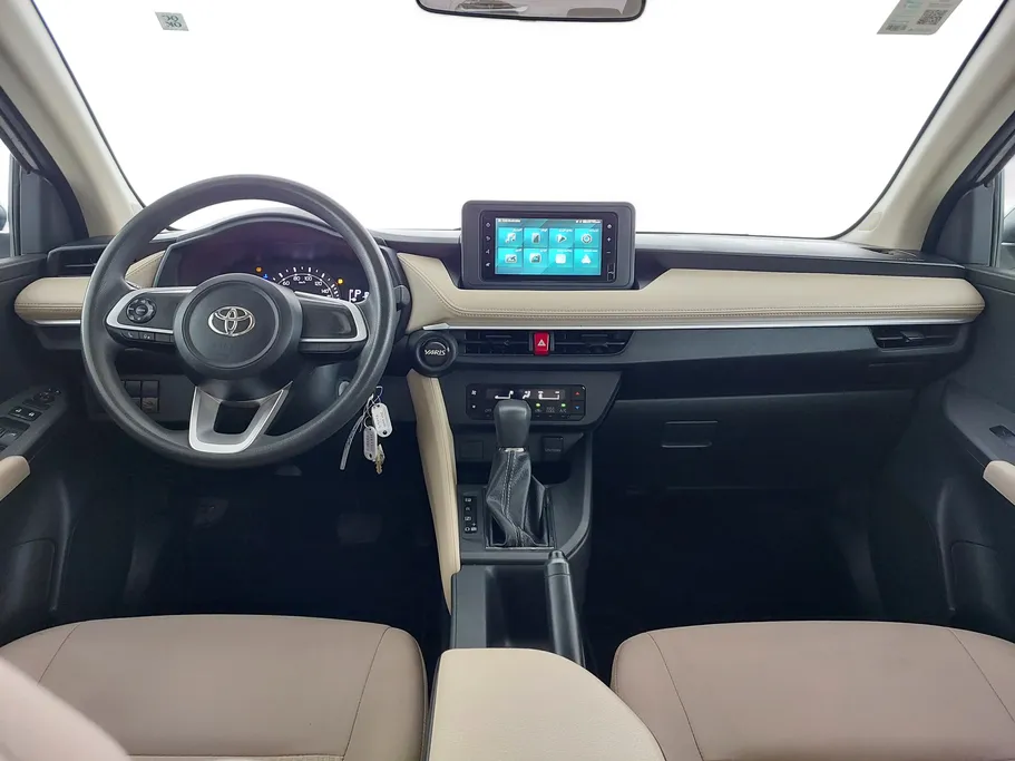 2023 Toyota Yaris  Y 