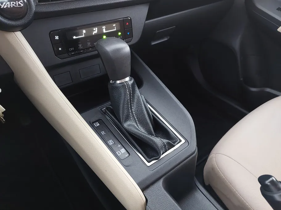 2023 Toyota Yaris  Y 