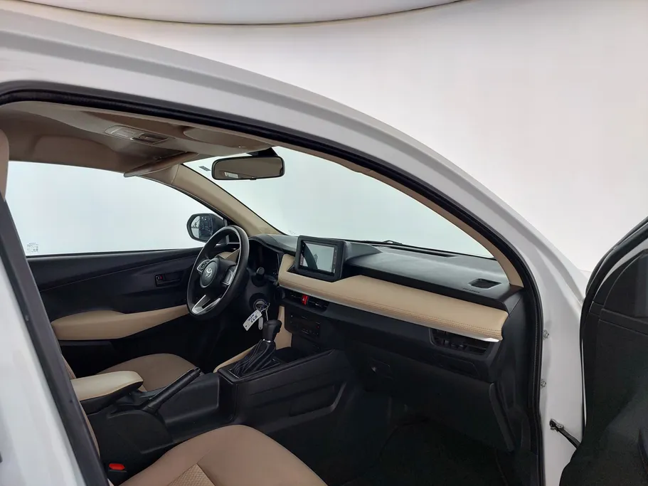 2023 Toyota Yaris  Y 