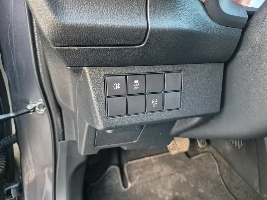 2023 Toyota Yaris  Y 