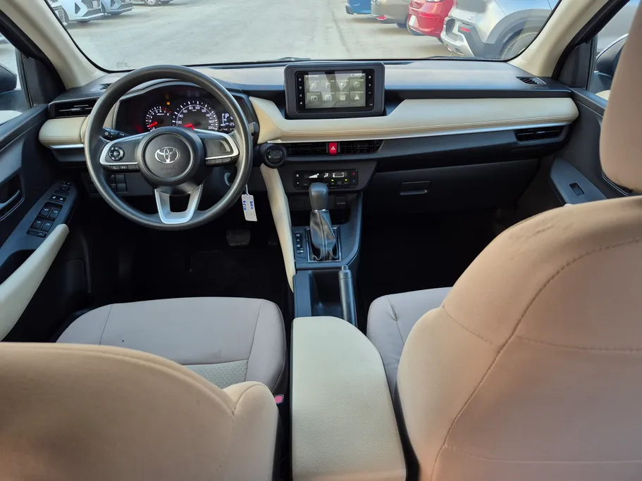2023 Toyota Yaris  Y 