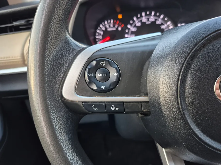 2023 Toyota Yaris  Y 