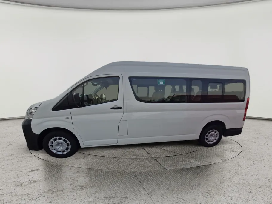 2022 Toyota Haice ركاب 