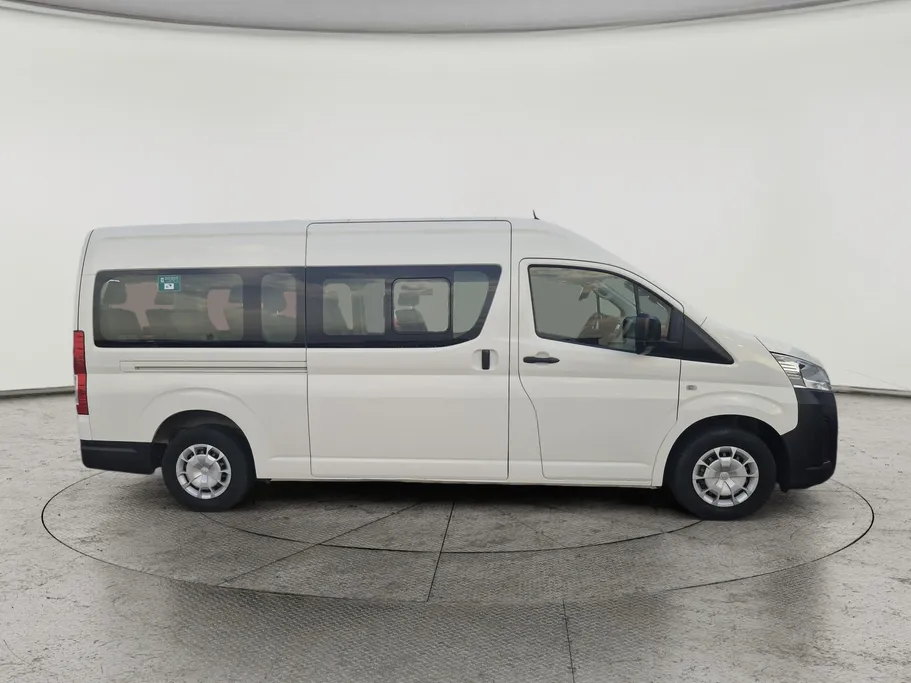 2022 Toyota Haice ركاب 