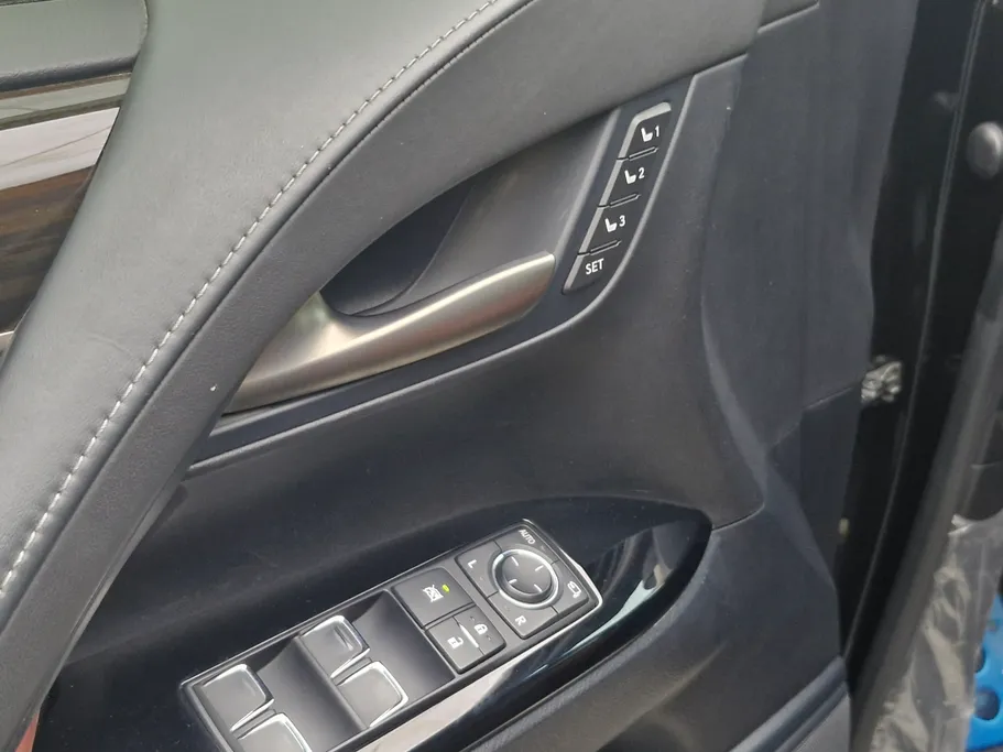 2020 Lexus LX 570 S 