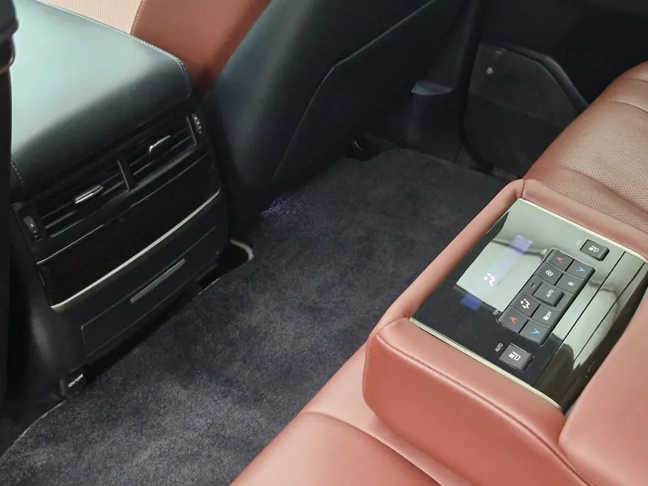 2020 Lexus LX 570 S 