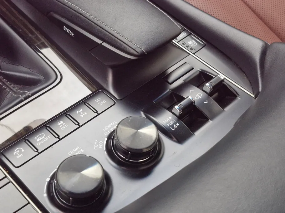 2020 Lexus LX 570 S 