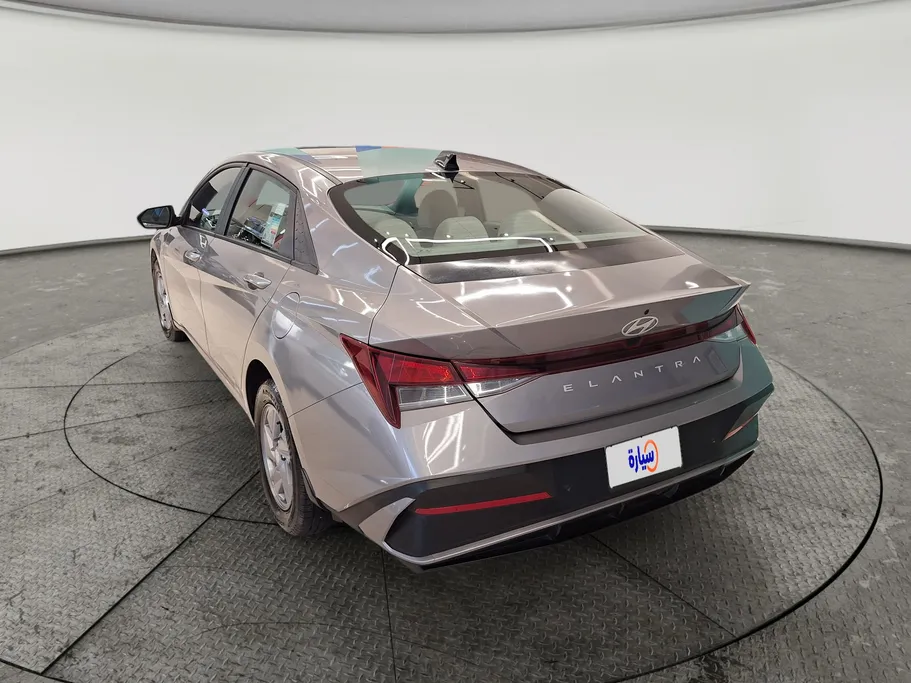2024 Hyundai Elantra Smart 