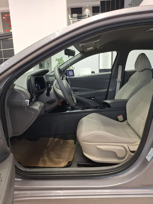 2024 Hyundai Elantra Smart 