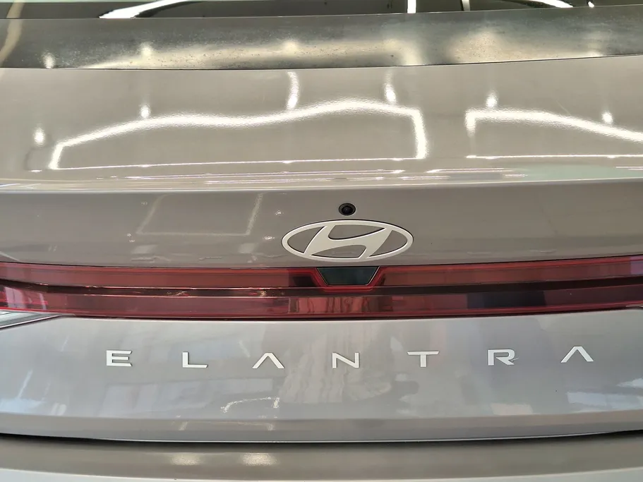 2024 Hyundai Elantra Smart 