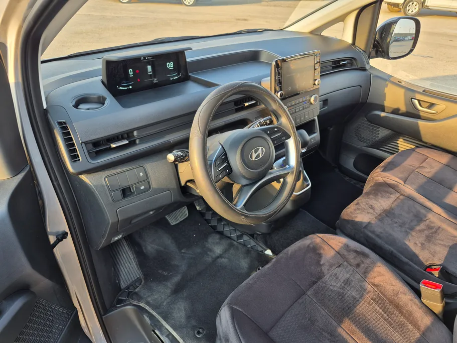 2026 Hyundai Staria Smart 9 ST 