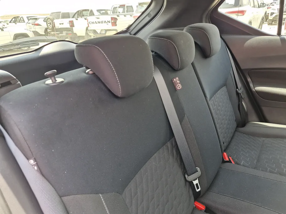 2024 Nissan Kicks S 