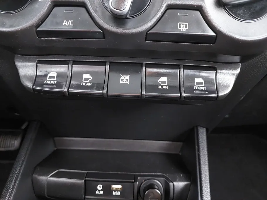 2023 Kia Pegas LX 