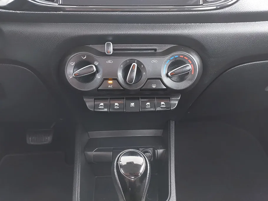 2023 Kia Pegas LX 
